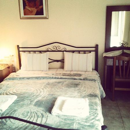 Guesthouse Adonis Káto Loutrákion 外观 照片