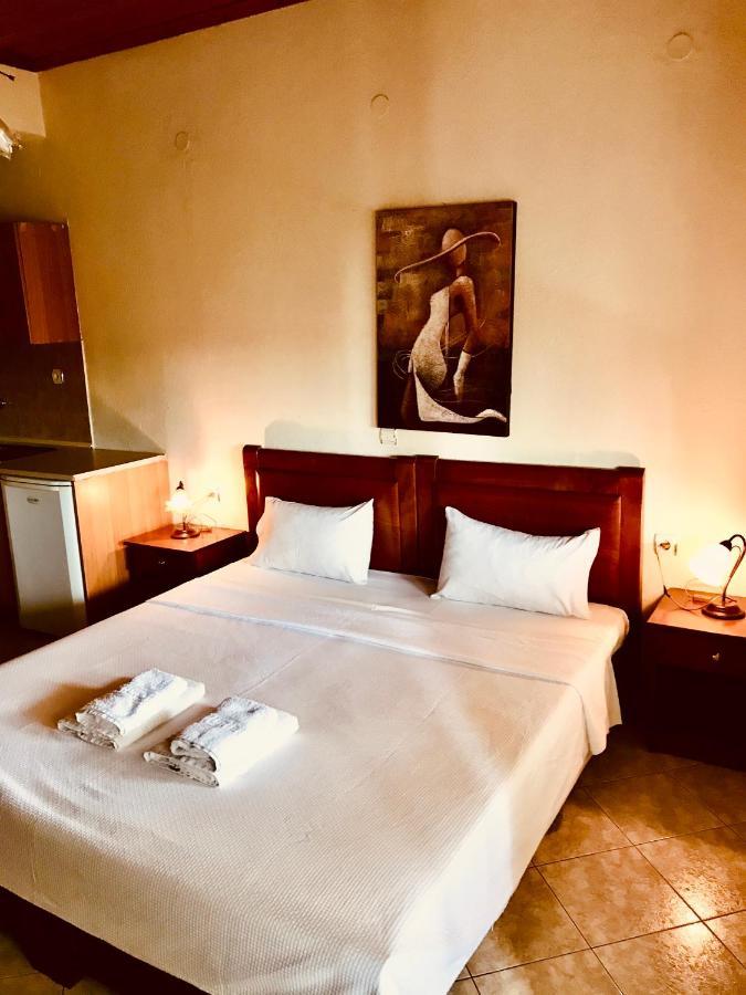 Guesthouse Adonis Káto Loutrákion 外观 照片