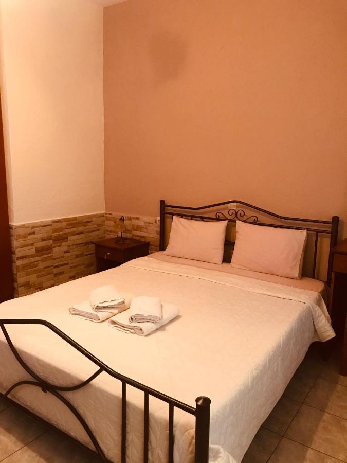 Guesthouse Adonis Káto Loutrákion 外观 照片