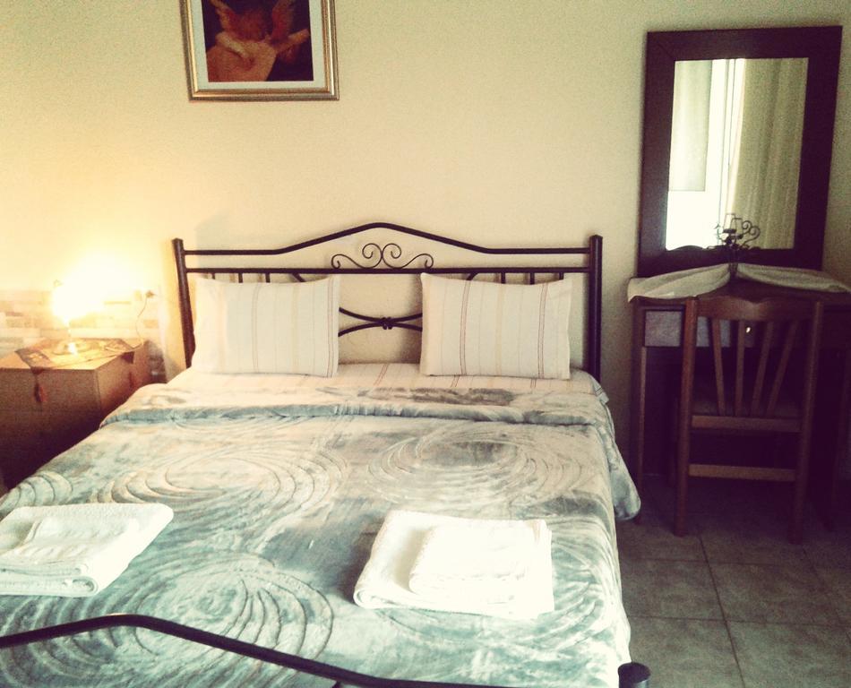 Guesthouse Adonis Káto Loutrákion 外观 照片