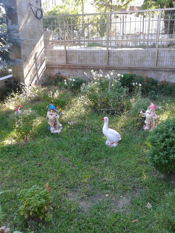 Guesthouse Adonis Káto Loutrákion 外观 照片