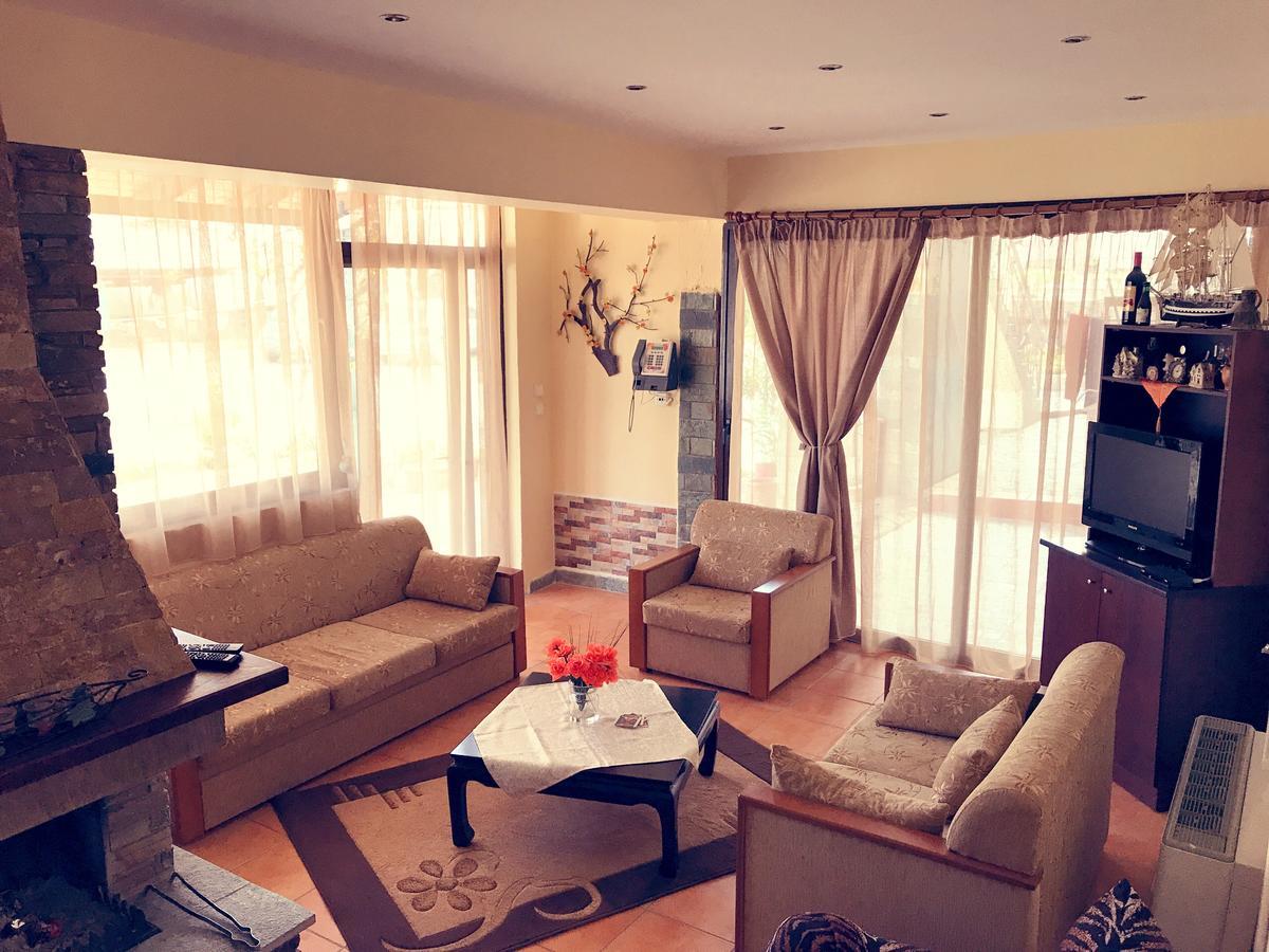 Guesthouse Adonis Káto Loutrákion 外观 照片