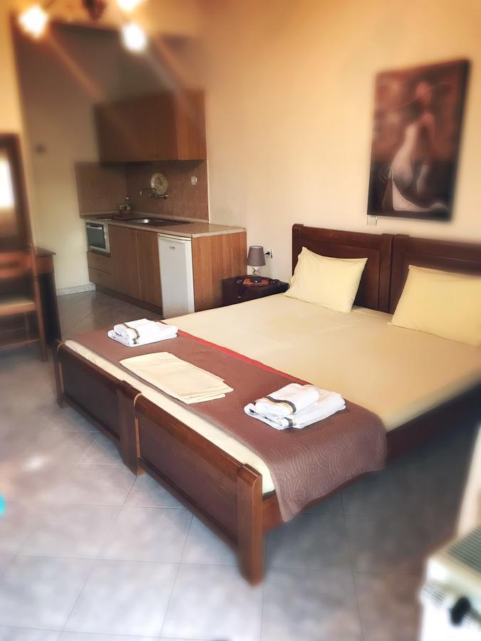 Guesthouse Adonis Káto Loutrákion 外观 照片