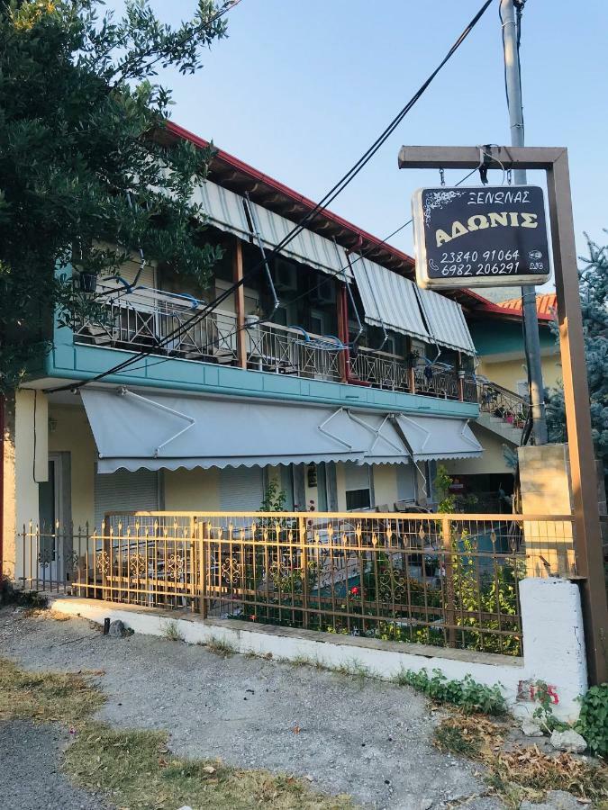 Guesthouse Adonis Káto Loutrákion 外观 照片
