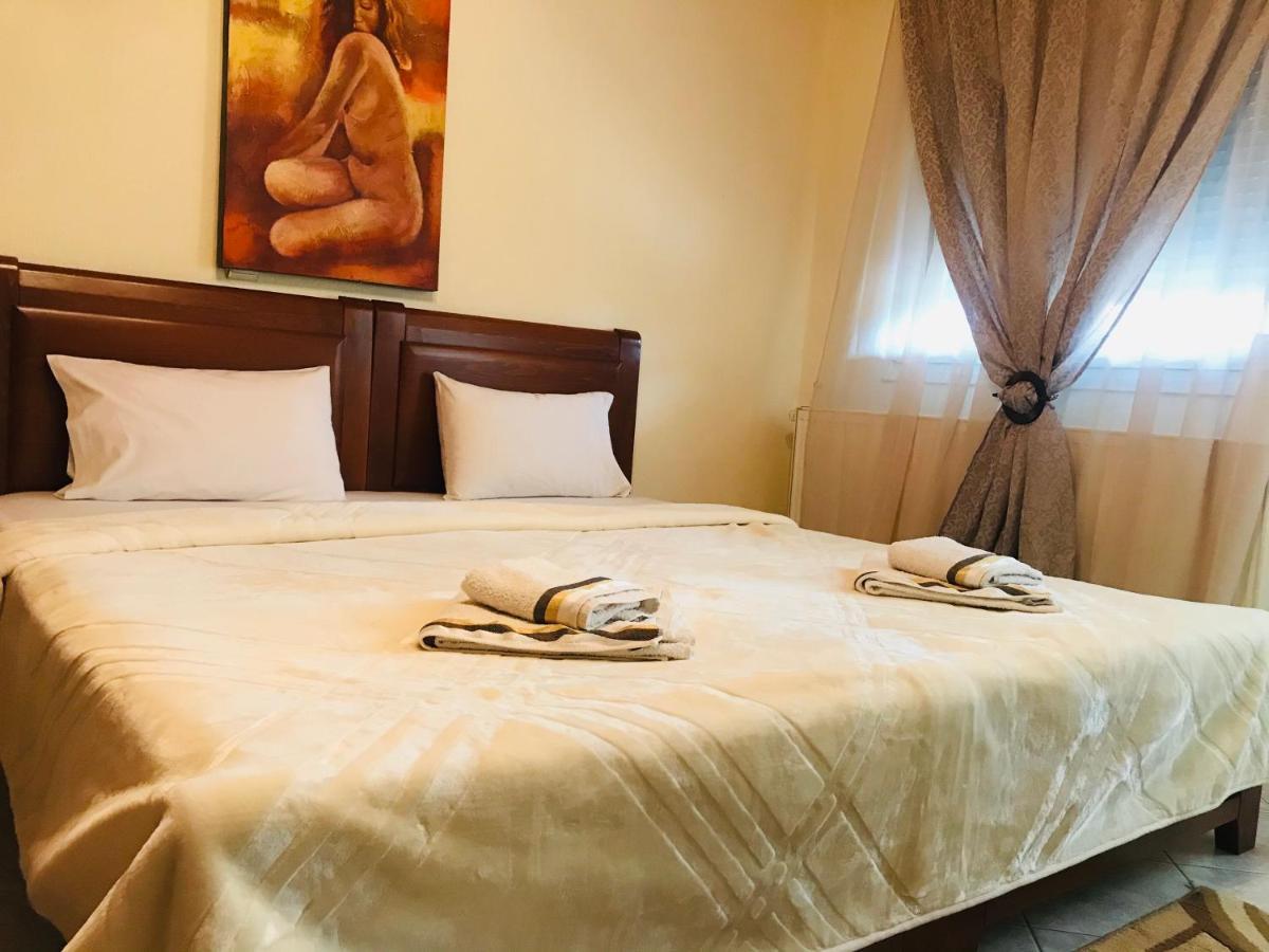 Guesthouse Adonis Káto Loutrákion 外观 照片
